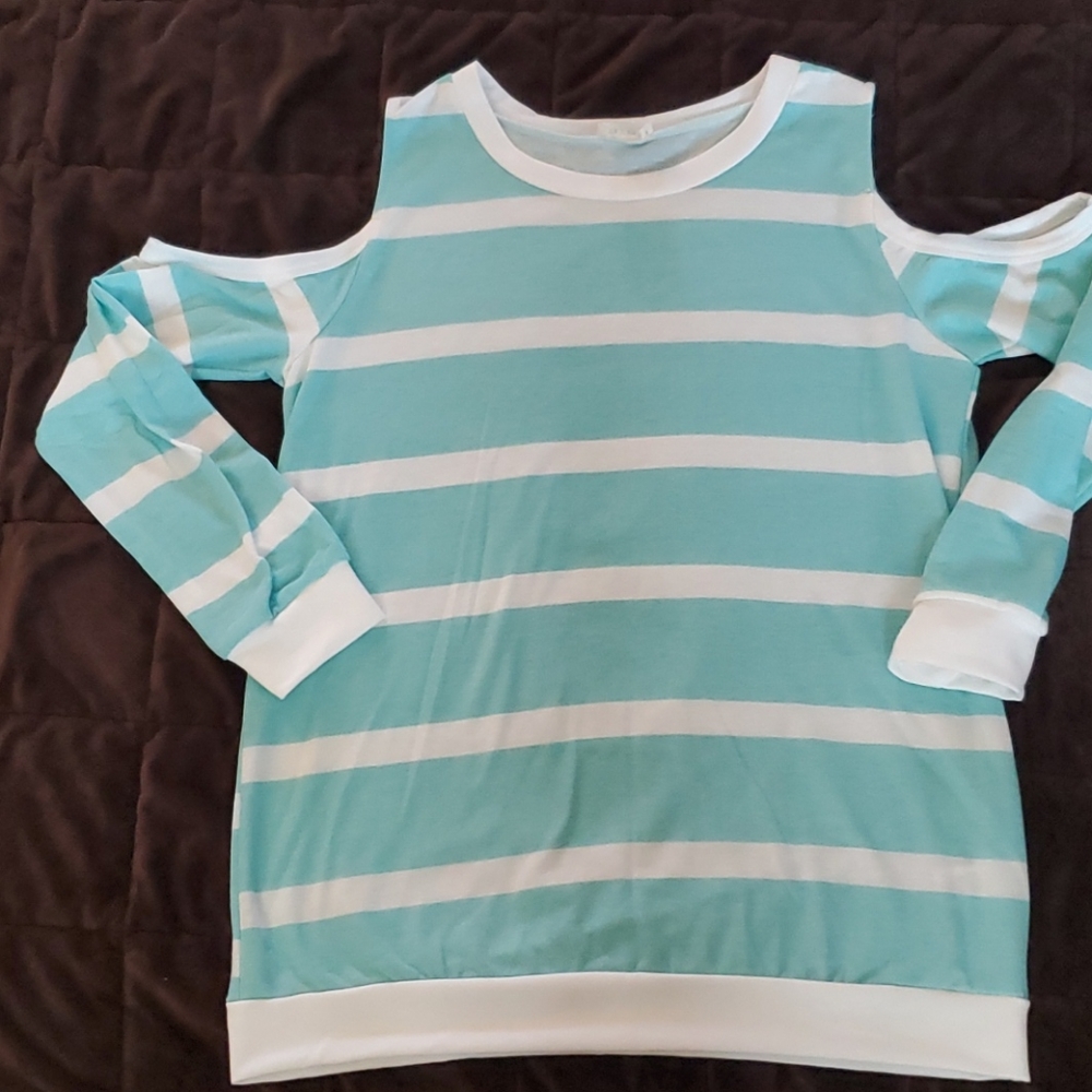 Womens long sleeve cold shoulder top